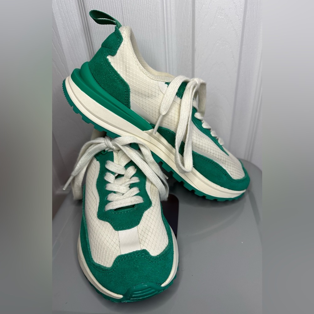 Zara boys size 2 green and white sneakers